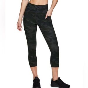 RBX High Waisted Active Capri Length Leggings Black Camo Woman’s Size Small